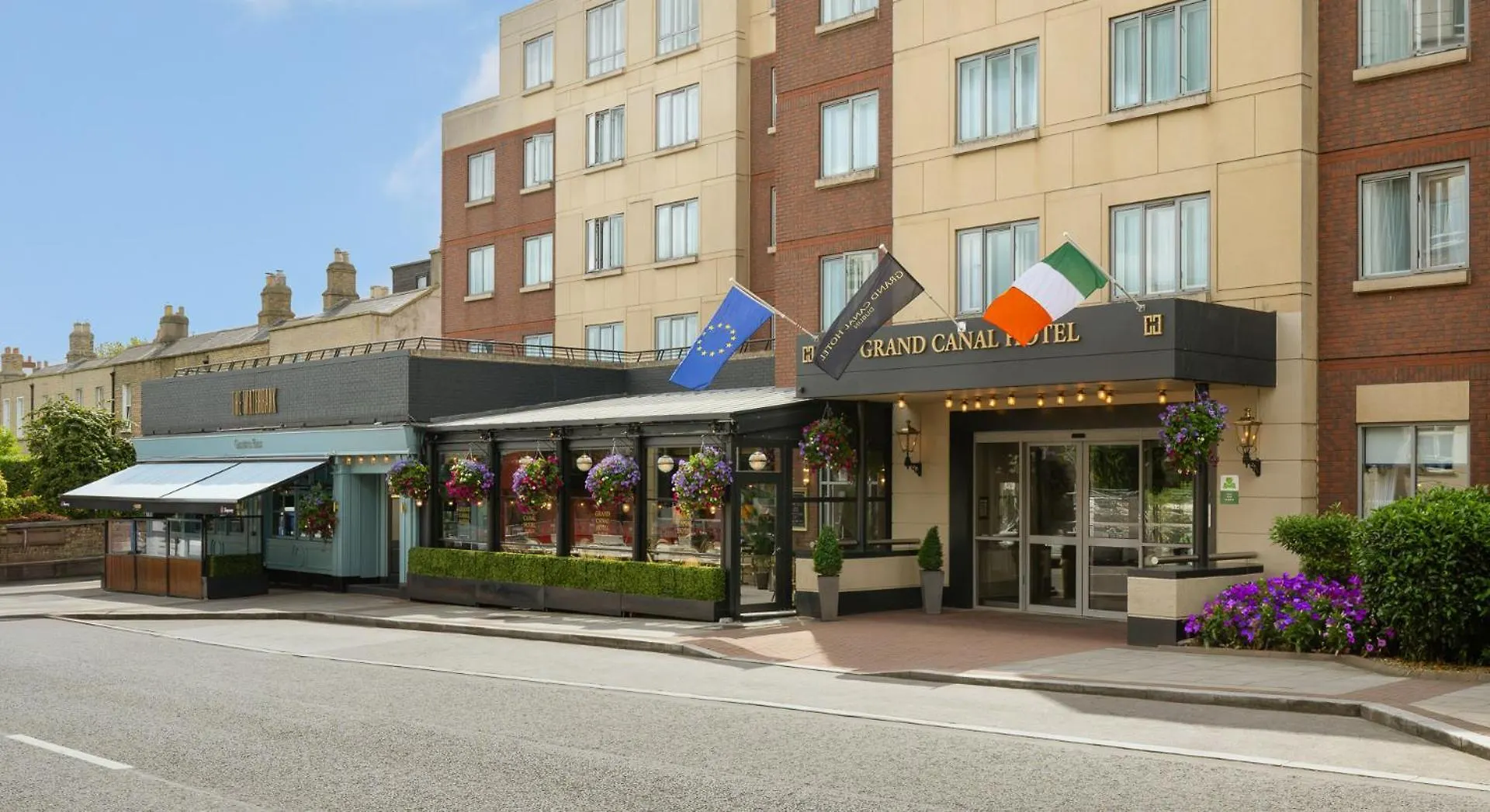 6 Four-Star Dublin Hotels Near Grand Canal Worth Booking