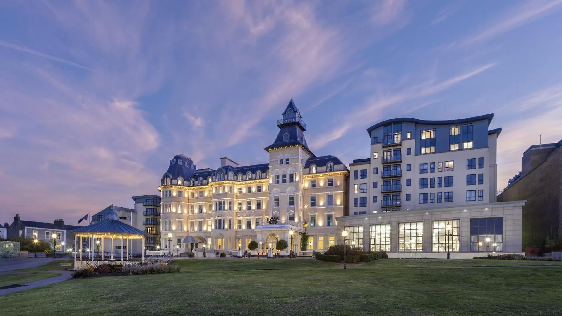 7 Family Hotels Near National Library of Ireland Worth Booking