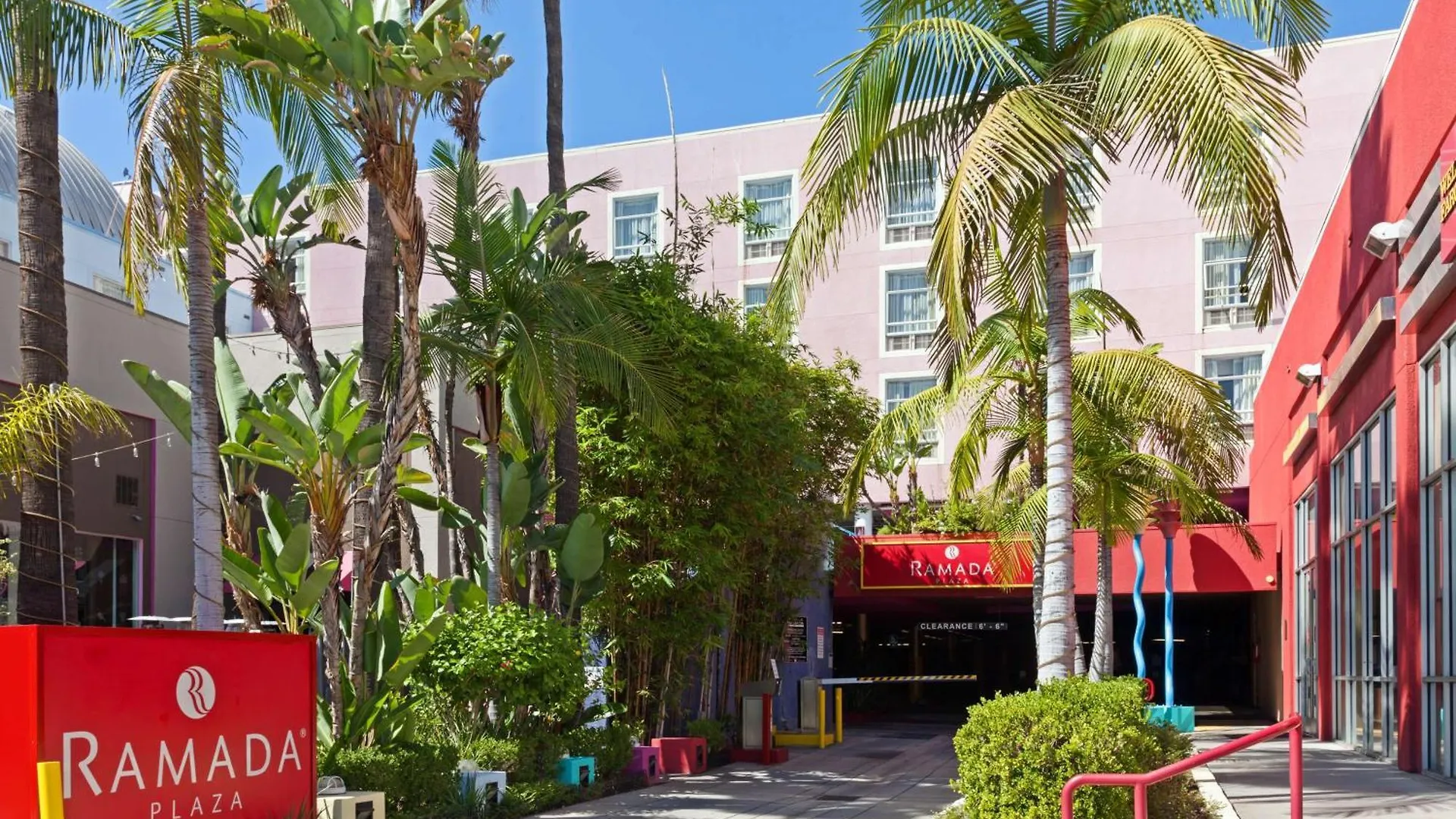 4 Business Hotels in West Hollywood Worth Booking
