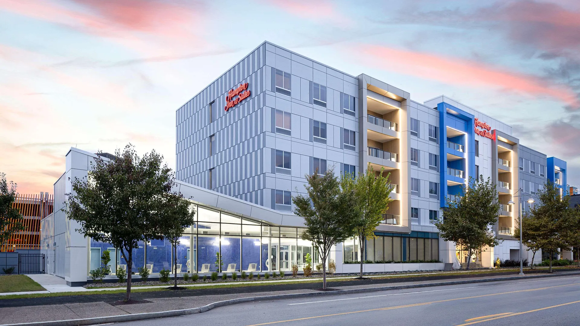 8 Airport Hotels Close to Rochester Riverside Convention Center