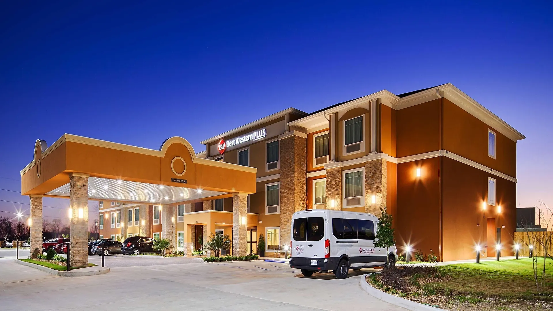 Staying In Louisiana: 6 Airport Hotels Compared