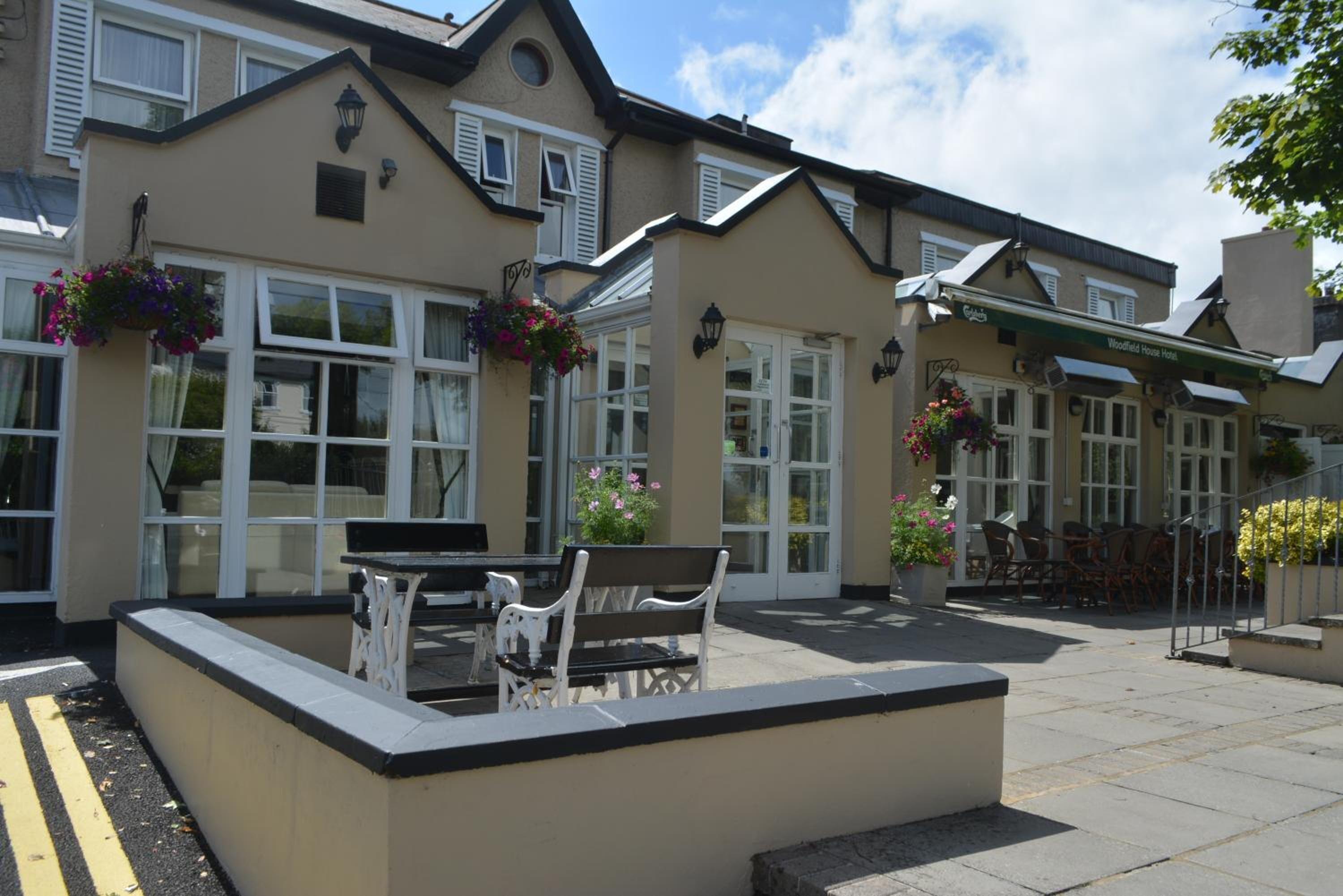 Staying Near St. Mary's Cathedral: 5 Family Hotels Compared