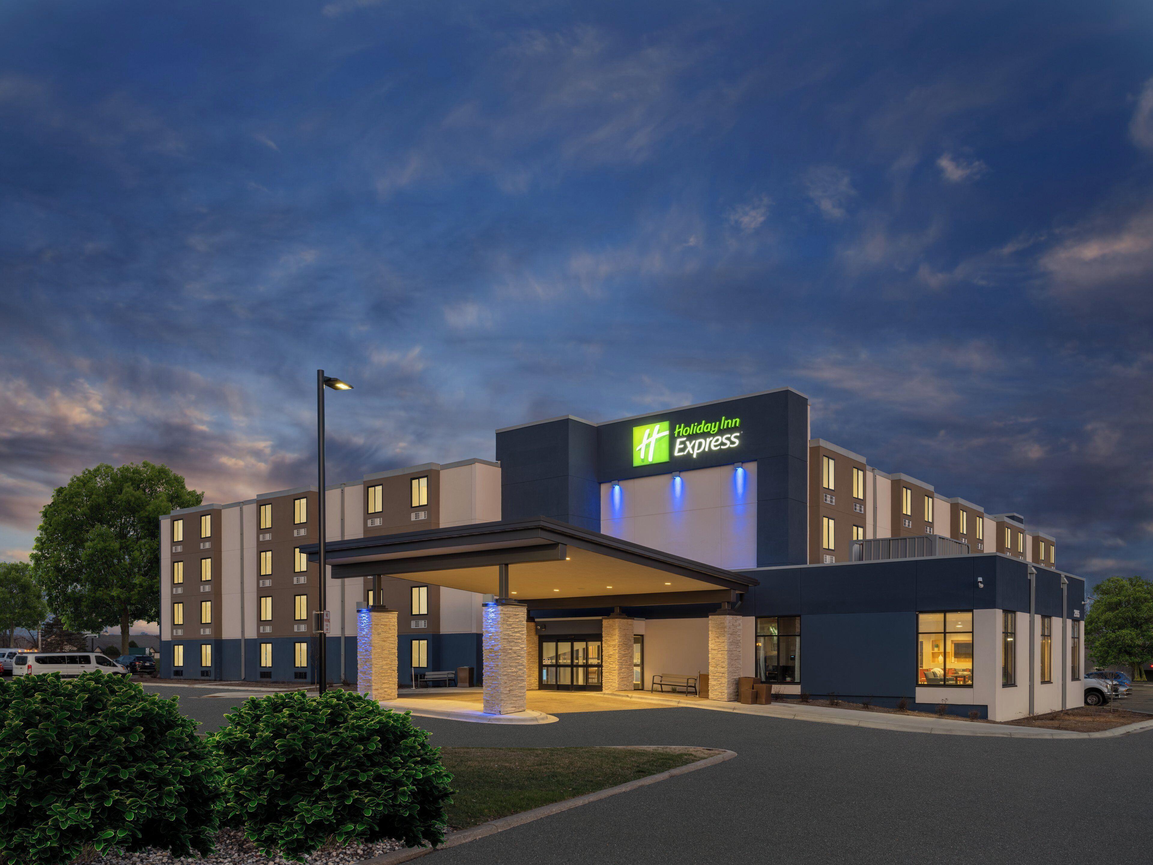 4 Smart Business Hotels Near French Regional Park Worth Booking