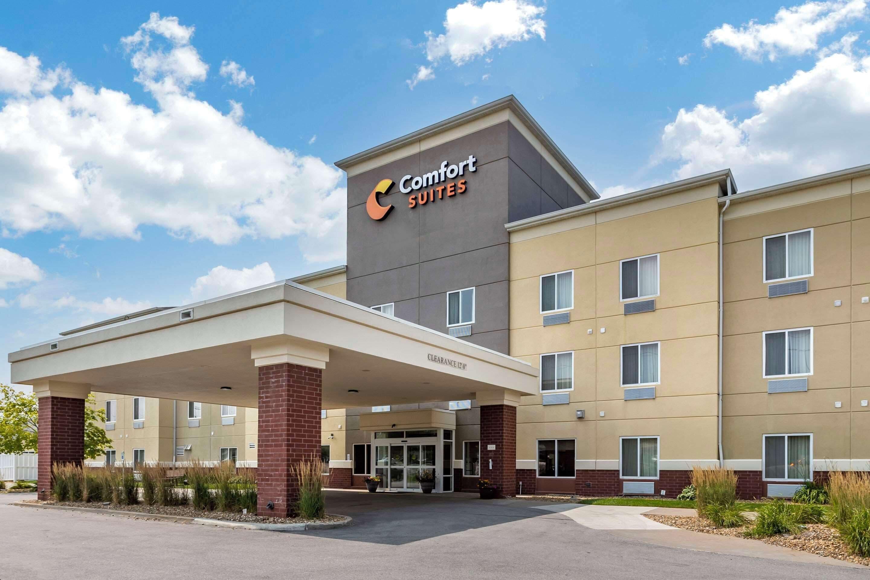 4 Business Hotels Close to Iowa Children's Museum, Coralville