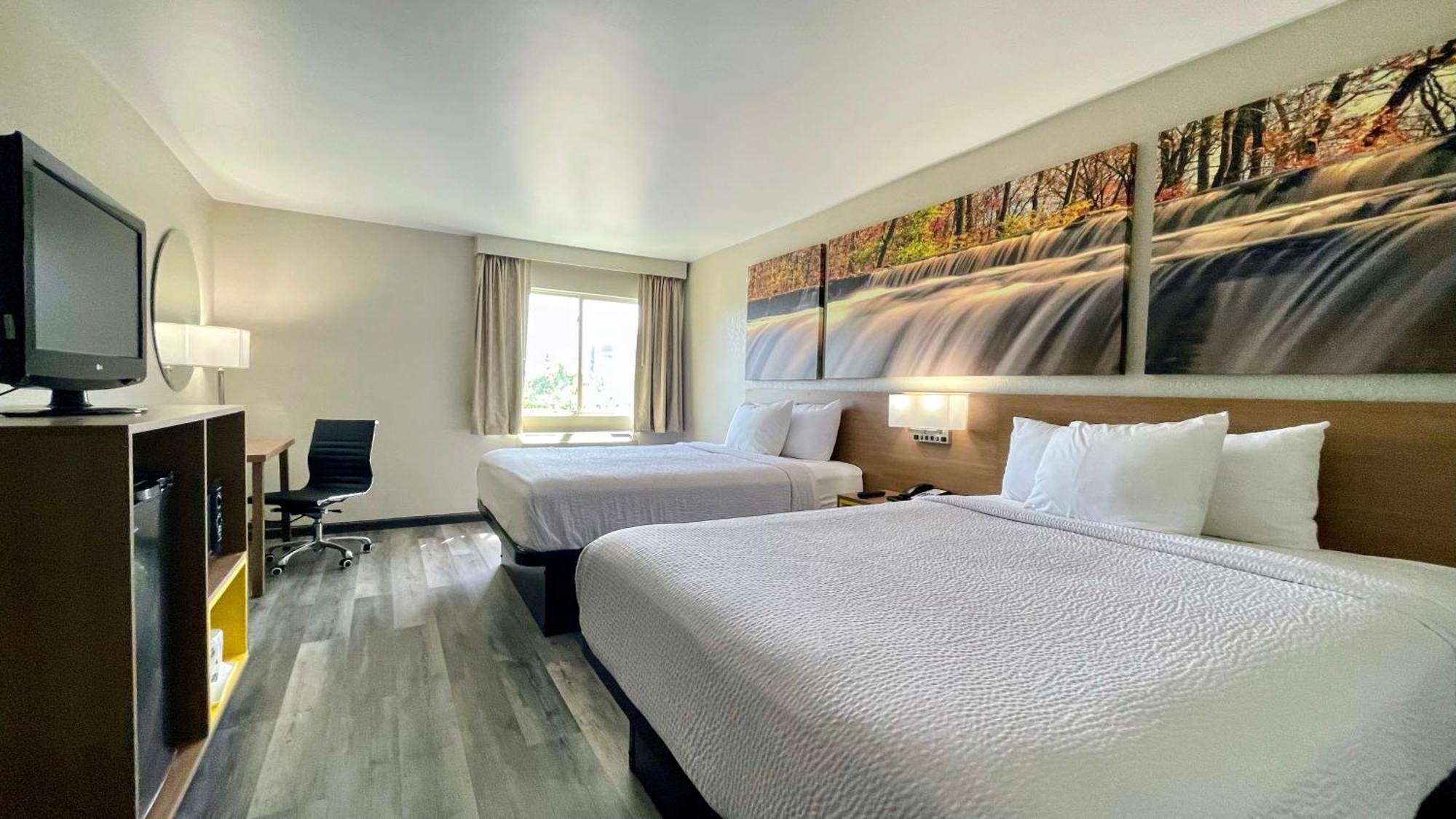 5 Smart Hotel Picks Near Atterbury Bakalar Museum Worth Booking