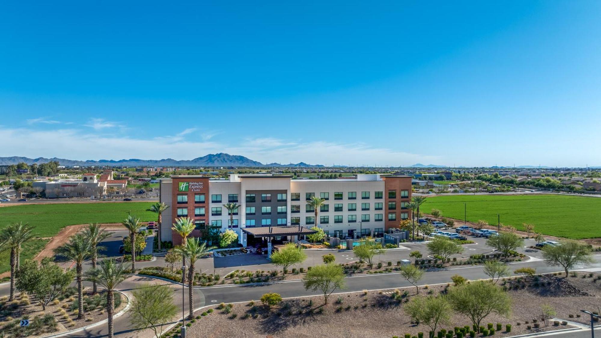 Staying Near Pocket Change: 4 Airport Hotels Compared