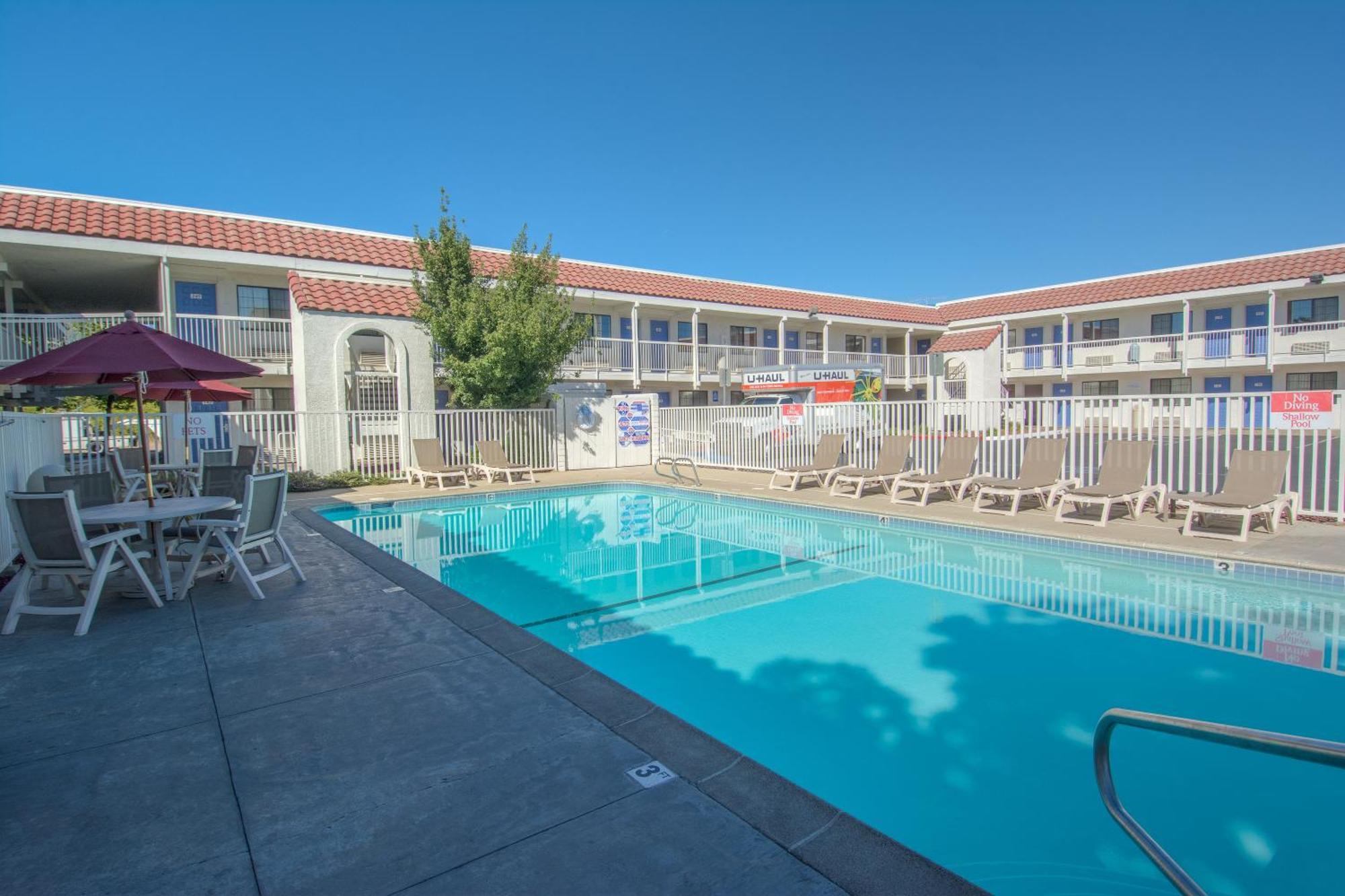 4 Three-Star Hotels Near Shasta College Worth Booking