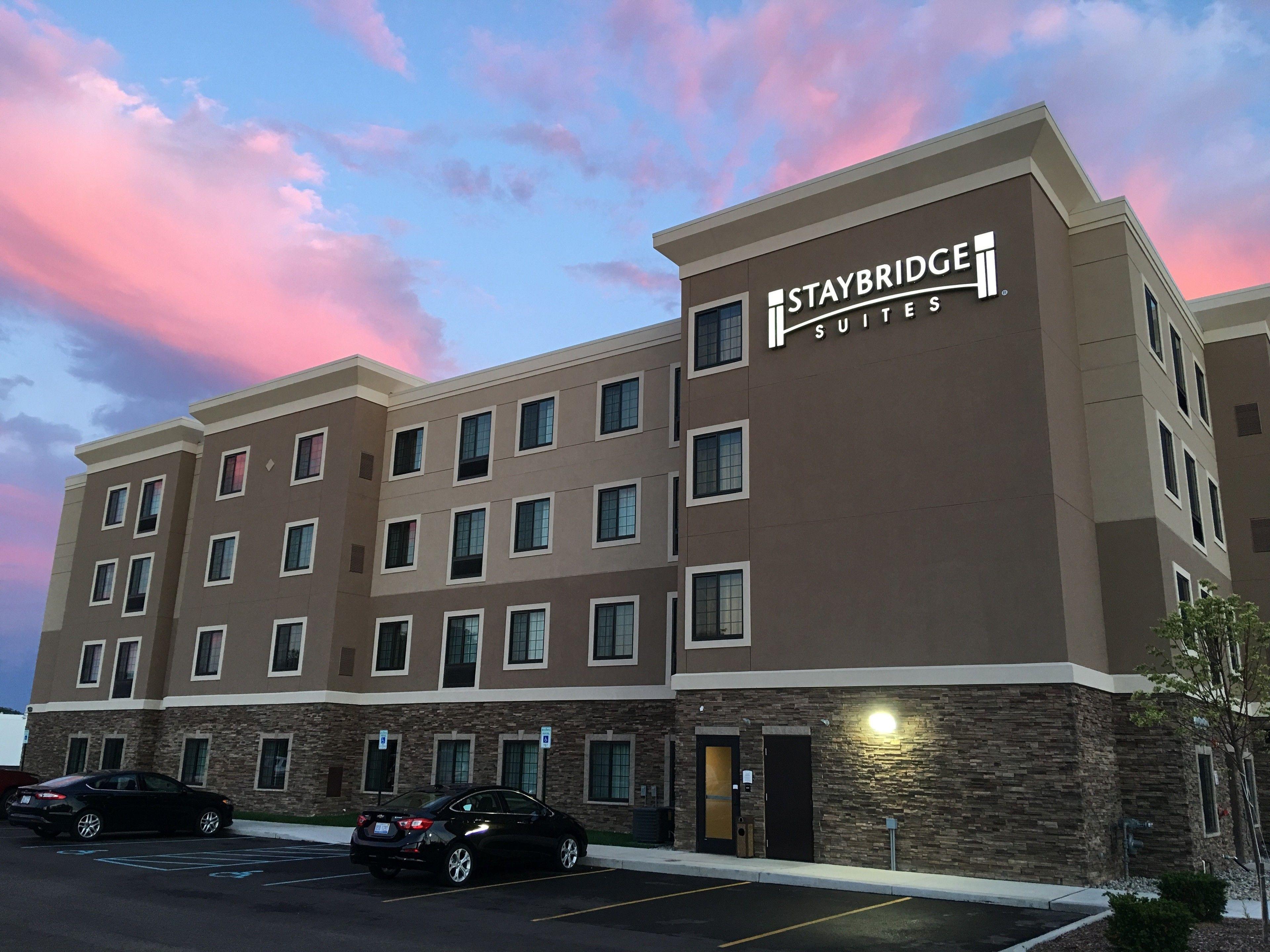 4 Smart Design Hotels Near Wilpon Complex Alumni Field Worth Booking